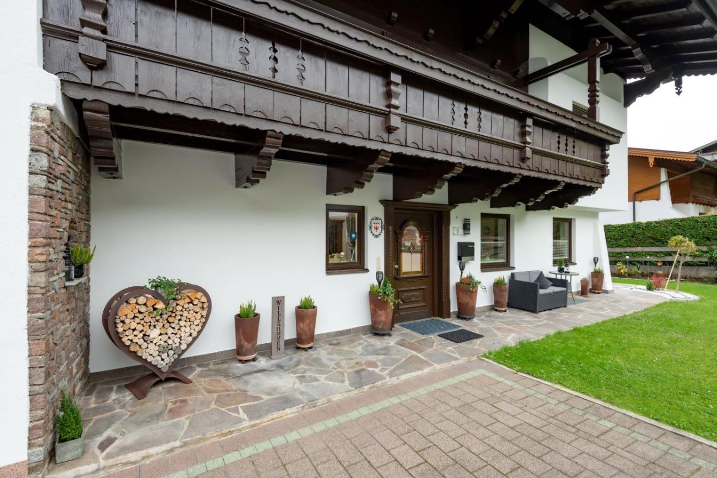 Haus Schroll Διαμέρισμα Ried im Zillertal Εξωτερικό φωτογραφία