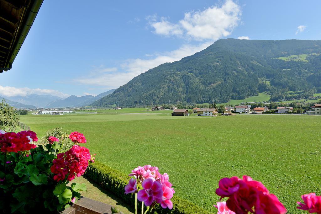 Haus Schroll Διαμέρισμα Ried im Zillertal Εξωτερικό φωτογραφία